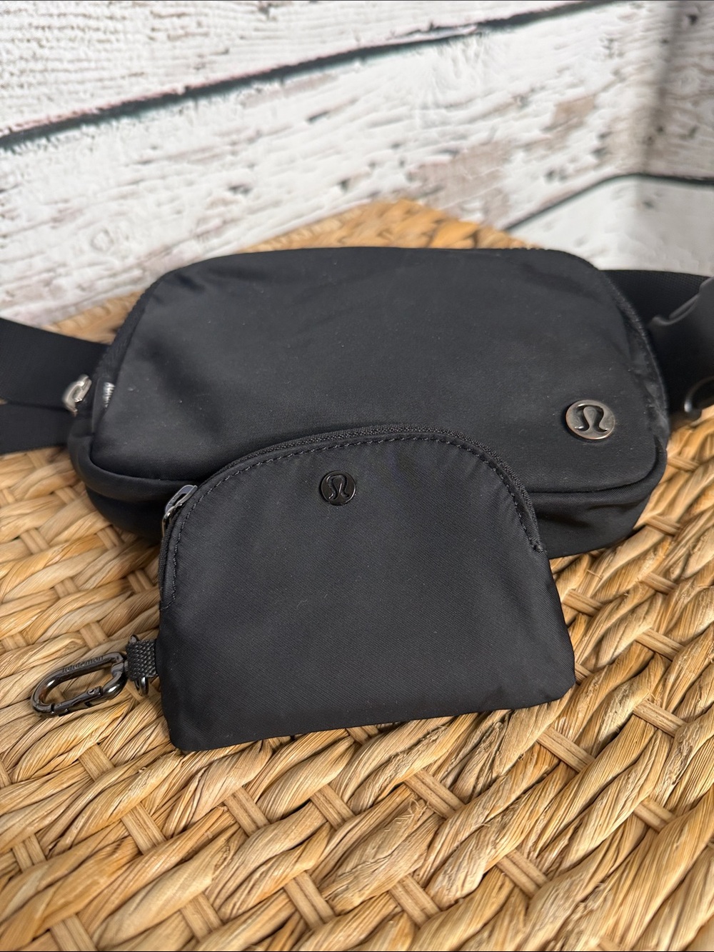lululemon athletica Black unisex Belt Bag with Detachable Coin Pouch